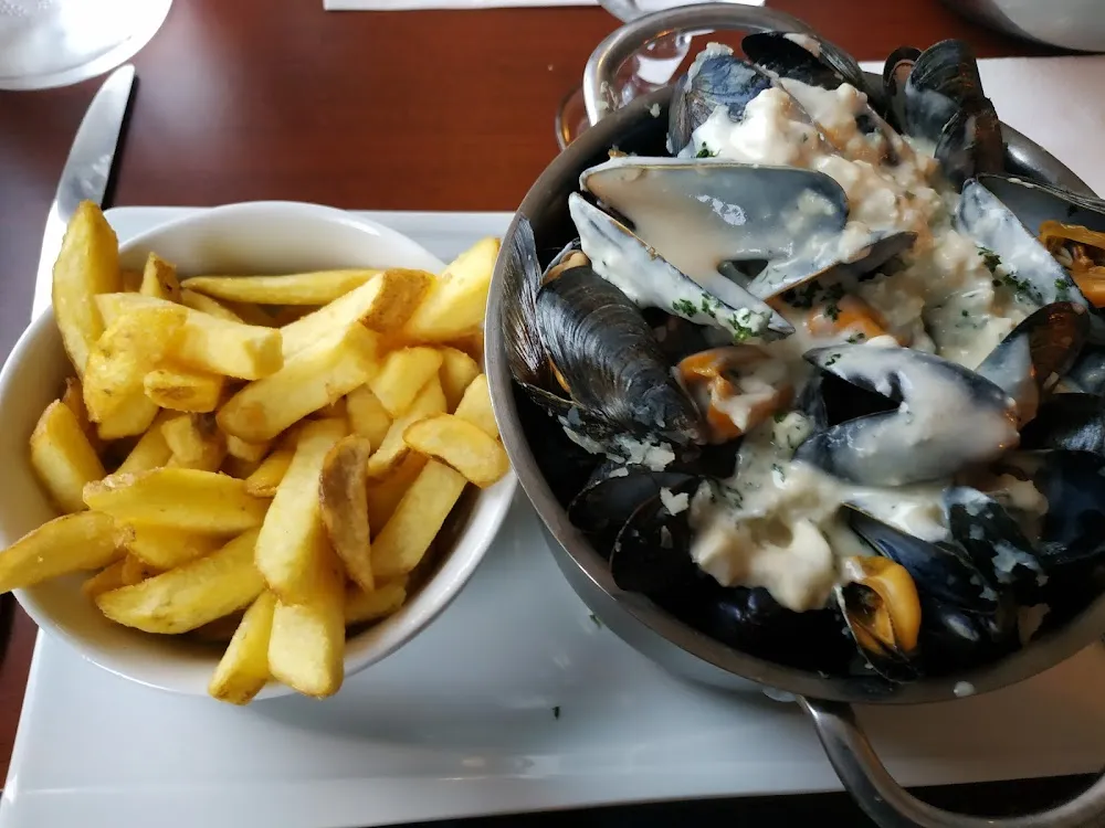 Moules Sauce Roquefort Avec Leurs Frites Maison